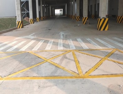 黄石黄石厂区道路标线施工