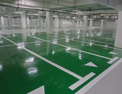 黄石黄石小区停车场标线