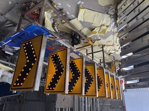 黄石太阳能交通标牌的核心部件是电池,电池多久